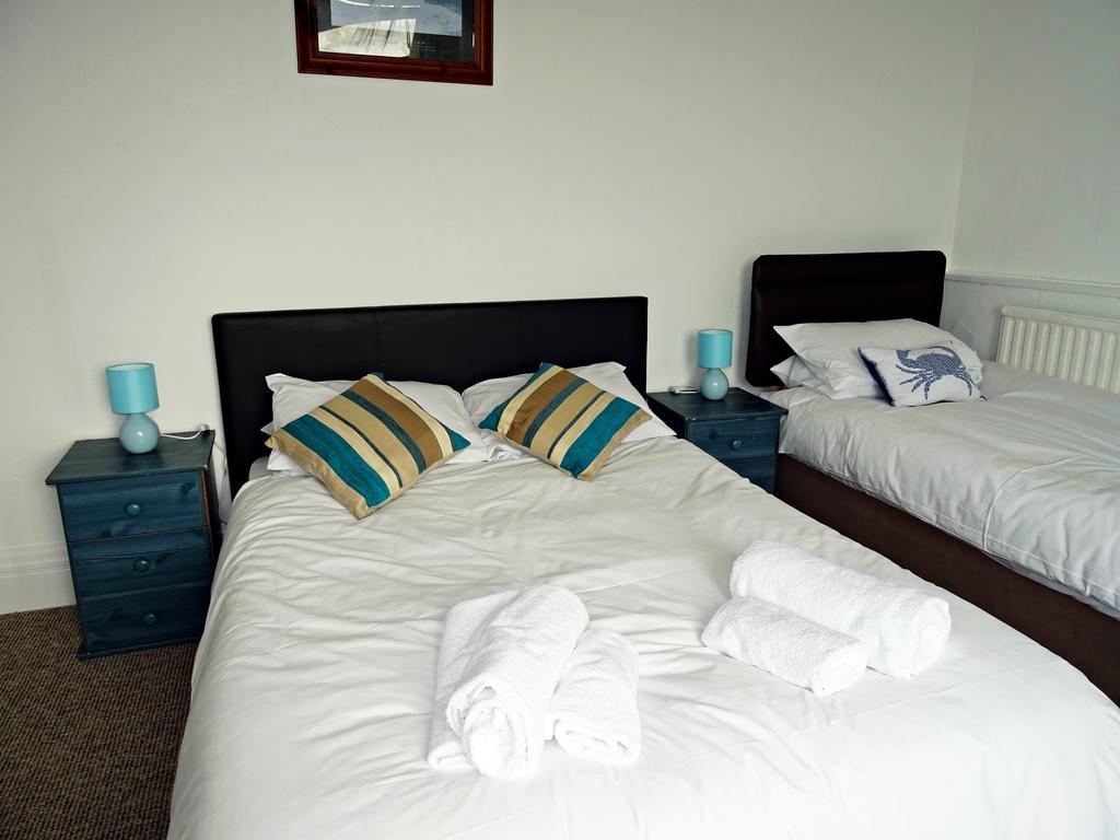 Hotel Ocean Breeze New Quay Exterior foto